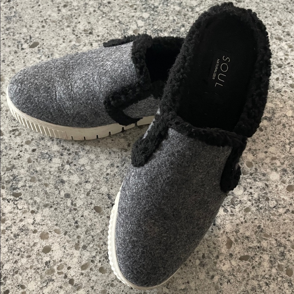 SOUL Naturalizer Gray Slip-On Shoes TRULY-COZY mules